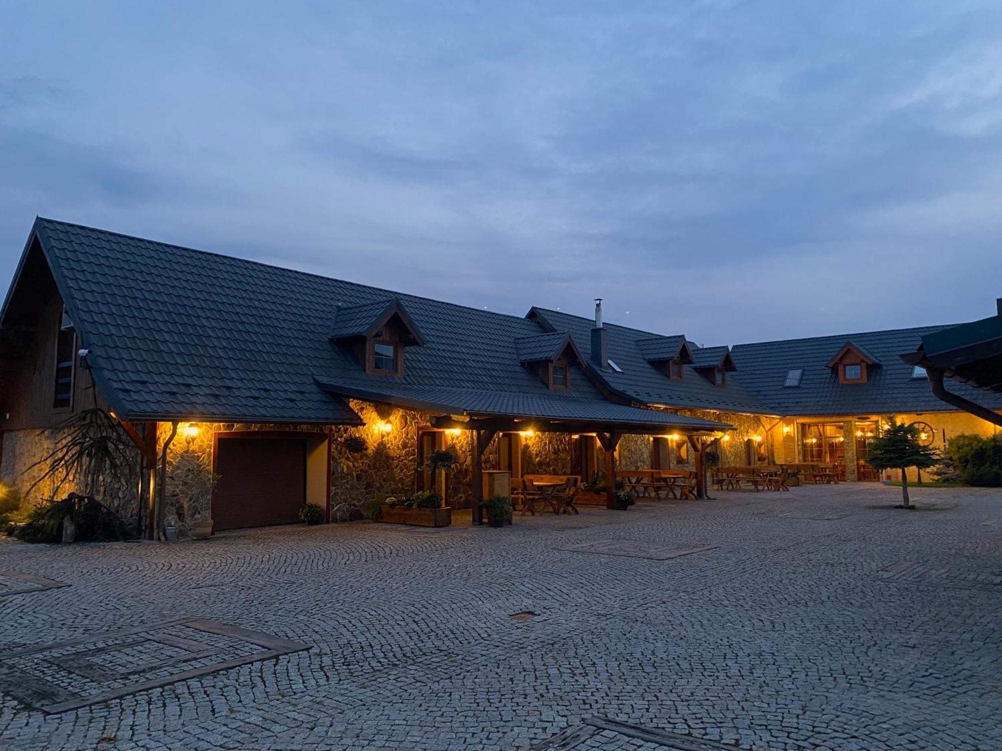 Kamien I Sowa Aparthotel Lipinki Łużyckie Buitenkant foto